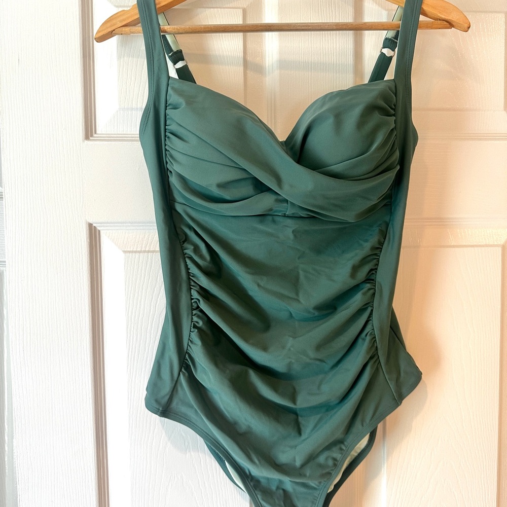 Cupshe Green One-Piece Swimsuit